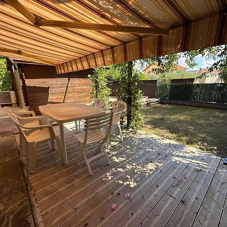 Apartment With Private Garden Courtyard, Quiet, & Near Beaches