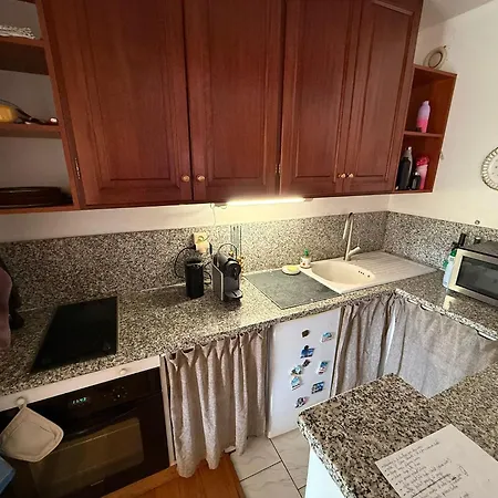 With Private Garden Courtyard, Quiet, & Near Beaches Appartement Cannes