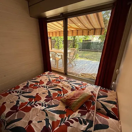 Apartment With Private Garden Courtyard, Quiet, & Near Beaches *