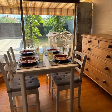 Apartment With Private Garden Courtyard, Quiet, & Near Beaches *